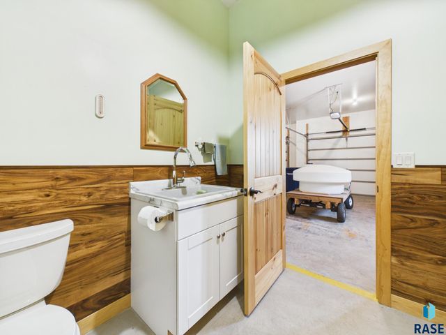 47504 Pony Meadow Ct Court, Renner, SD 57055