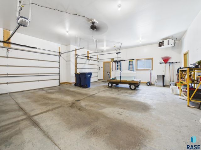 47504 Pony Meadow Ct Court, Renner, SD 57055