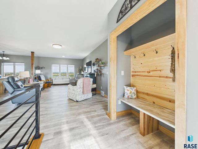 47504 Pony Meadow Ct Court, Renner, SD 57055