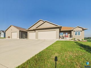 47504 Pony Meadow Ct Court, Renner, SD 57055