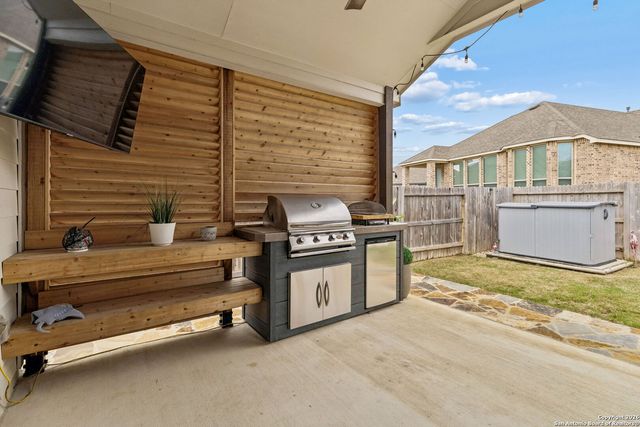 443 Huntwick Dr, Boerne, TX 78006