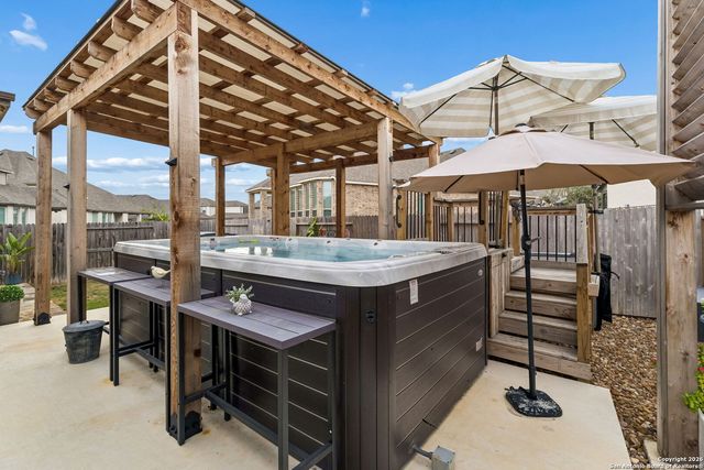 443 Huntwick Dr, Boerne, TX 78006