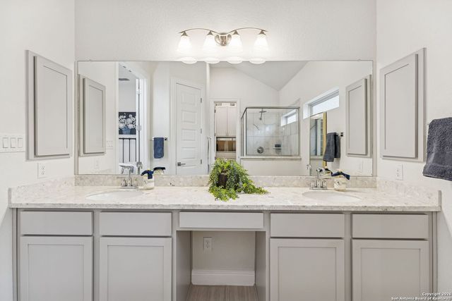 443 Huntwick Dr, Boerne, TX 78006