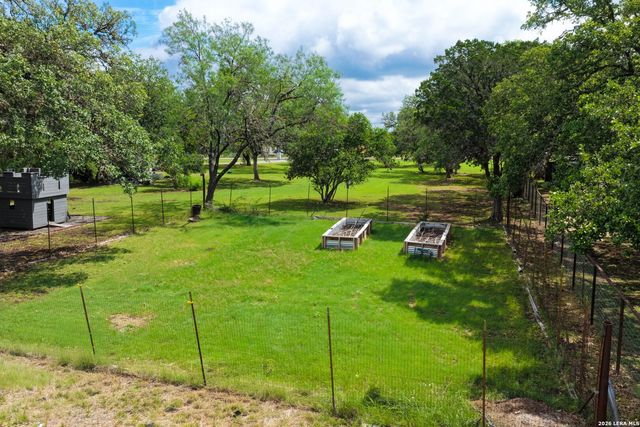 217 Wild Horse, Pipe Creek, TX 78063