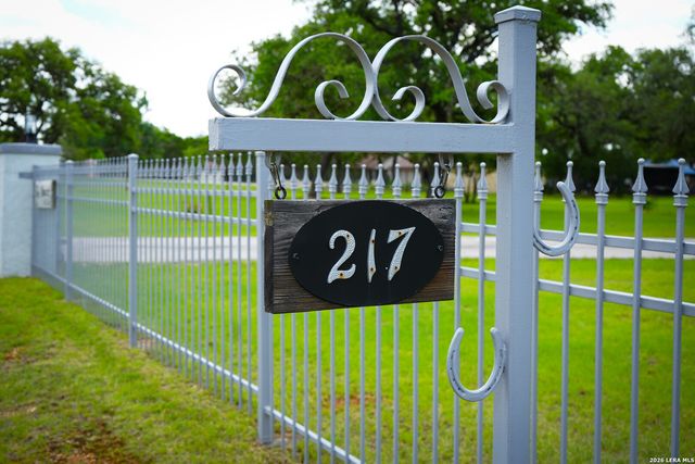 217 Wild Horse, Pipe Creek, TX 78063