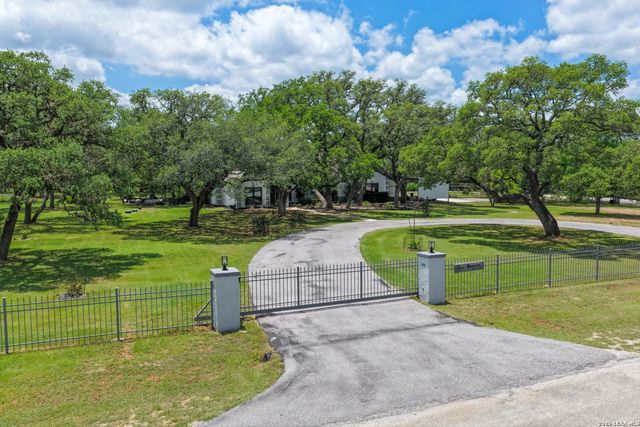 217 Wild Horse, Pipe Creek, TX 78063