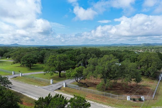 217 Wild Horse, Pipe Creek, TX 78063