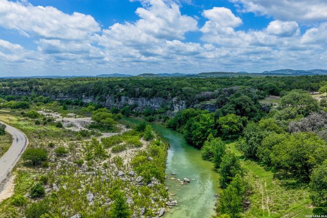 217 Wild Horse, Pipe Creek, TX 78063