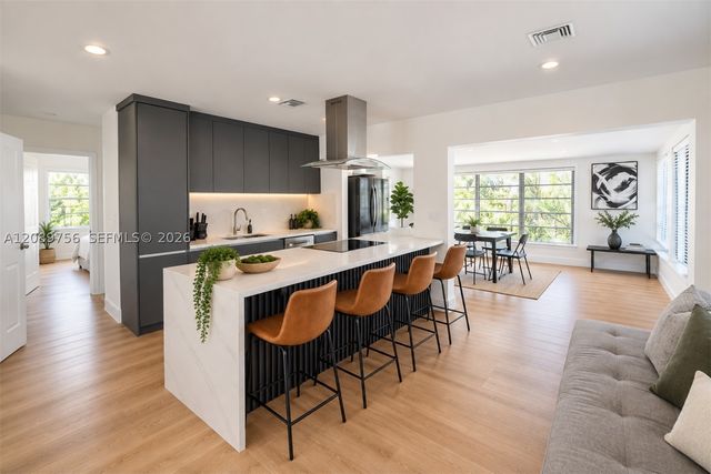 1760 NE 13th St, Fort Lauderdale, FL 33304