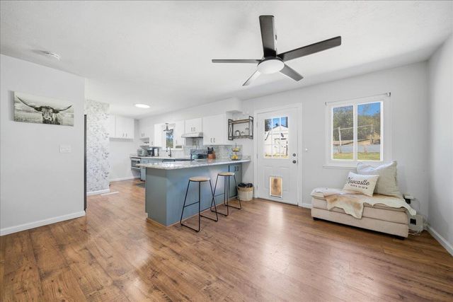 9075 Meadow Ln, Newcastle, CA 95658