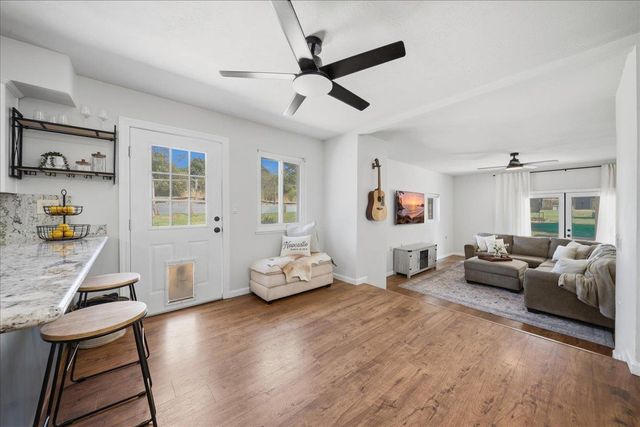 9075 Meadow Ln, Newcastle, CA 95658