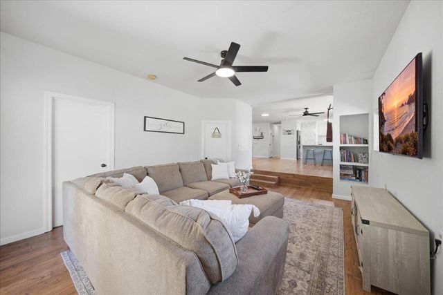 9075 Meadow Ln, Newcastle, CA 95658