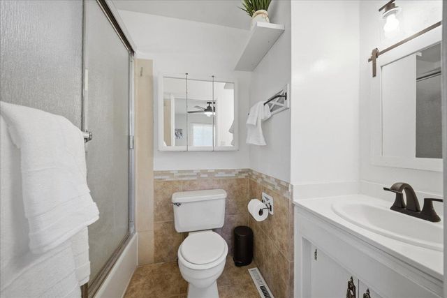 9075 Meadow Ln, Newcastle, CA 95658