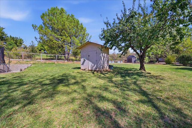 9075 Meadow Ln, Newcastle, CA 95658