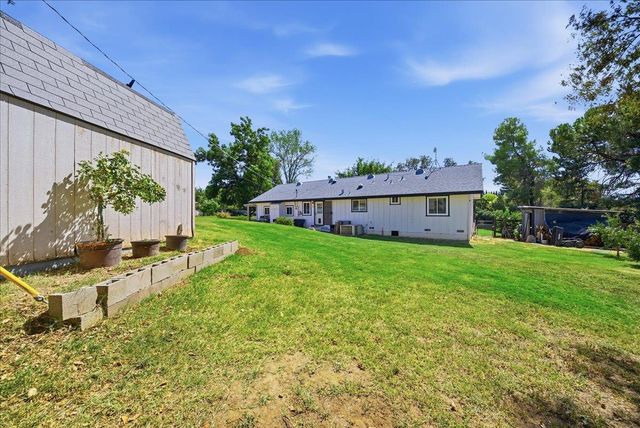 9075 Meadow Ln, Newcastle, CA 95658