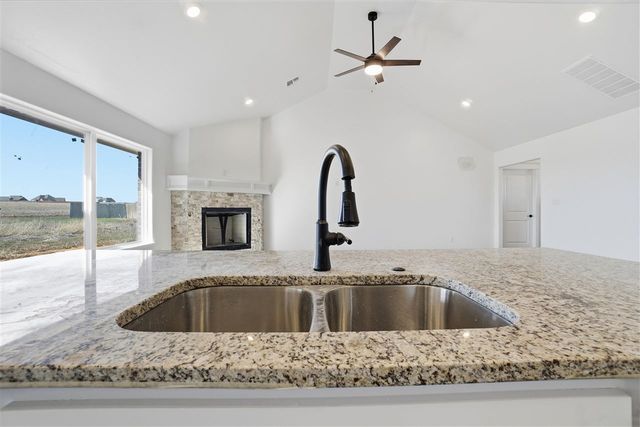 6095 SW 112th St, Lawton, OK 73505