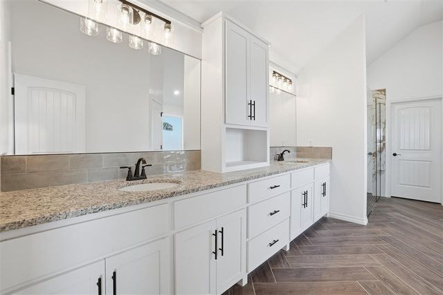 6095 SW 112th St, Lawton, OK 73505