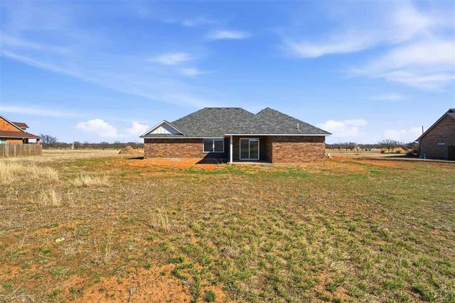 6095 SW 112th St, Lawton, OK 73505
