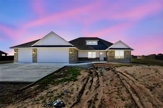 6095 SW 112th St, Lawton, OK 73505