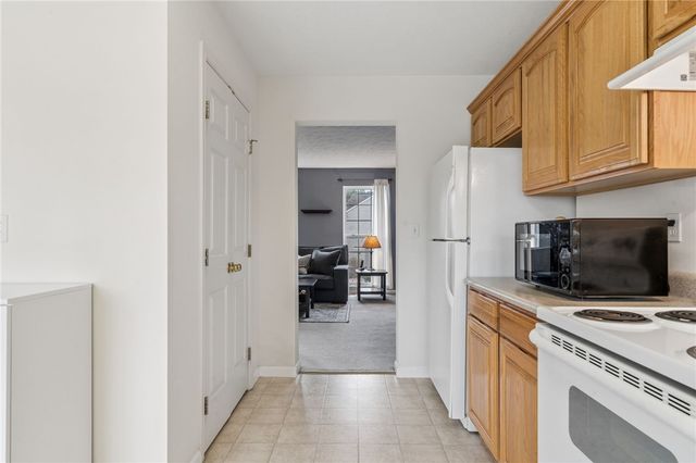 204 Blue Grass Cir, Monroeville, PA 15146