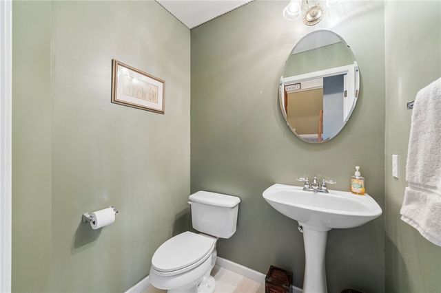 204 Blue Grass Cir, Monroeville, PA 15146