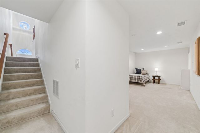 204 Blue Grass Cir, Monroeville, PA 15146