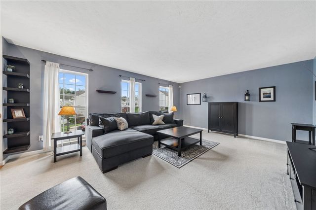 204 Blue Grass Cir, Monroeville, PA 15146