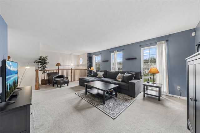 204 Blue Grass Cir, Monroeville, PA 15146