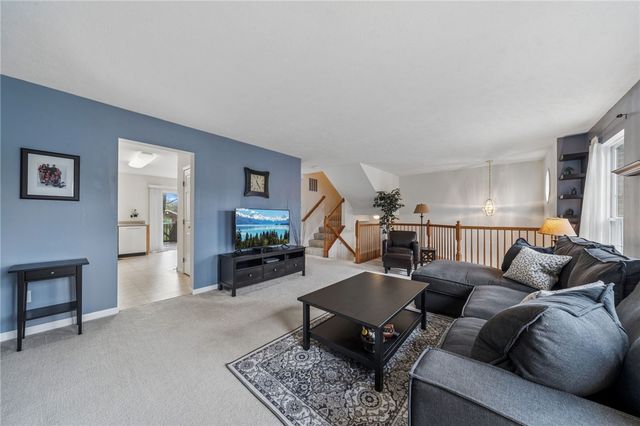 204 Blue Grass Cir, Monroeville, PA 15146
