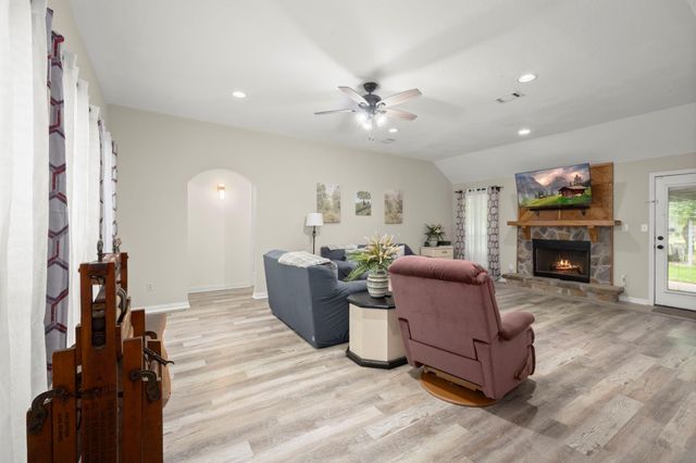 10807 Amar Drive, Conroe, TX 77303