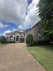 1052 Sierra Gorda Dr, Gallatin, TN 37066