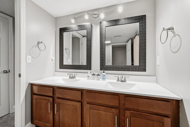 1067 Mount Vernon Rd, Hurricane, WV 25526