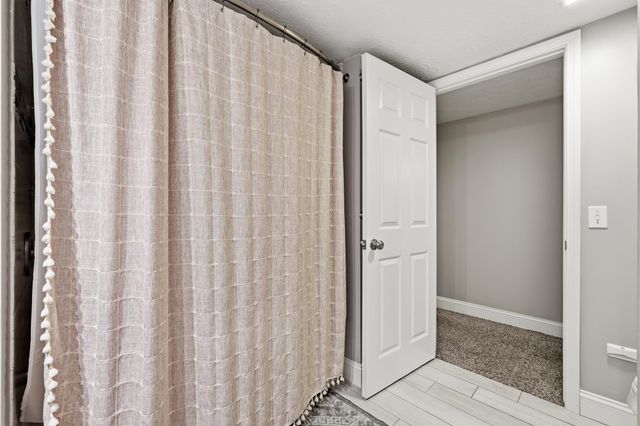 1067 Mount Vernon Rd, Hurricane, WV 25526