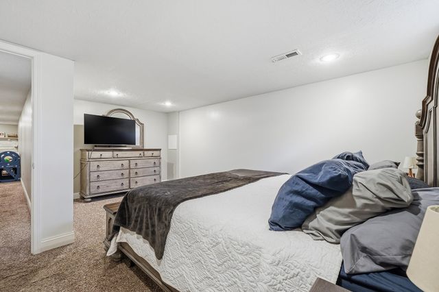 1067 Mount Vernon Rd, Hurricane, WV 25526