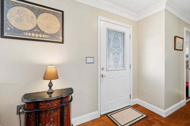 1067 Mount Vernon Rd, Hurricane, WV 25526