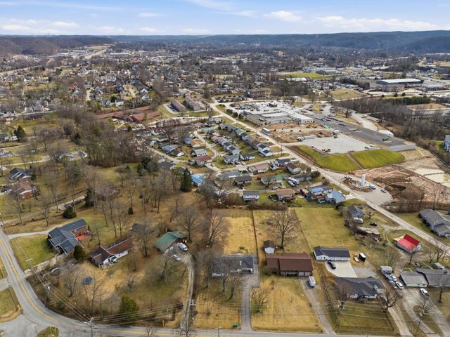 1067 Mount Vernon Rd, Hurricane, WV 25526