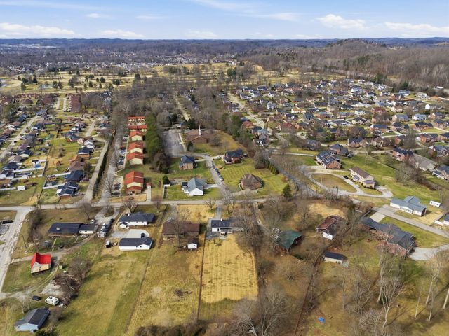 1067 Mount Vernon Rd, Hurricane, WV 25526