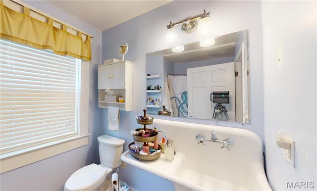 214 E Main, Greenville, IL 62246