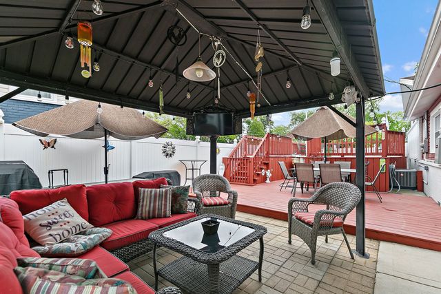 115 N Rose Avenue, Addison, IL 60101