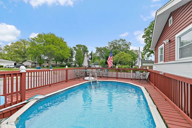 115 N Rose Avenue, Addison, IL 60101