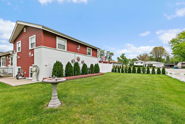 115 N Rose Avenue, Addison, IL 60101