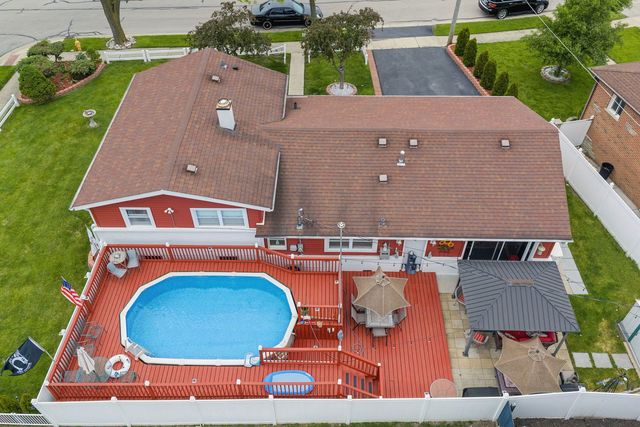 115 N Rose Avenue, Addison, IL 60101