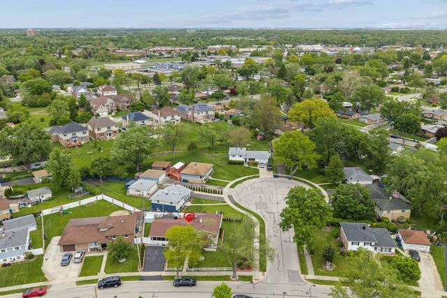 115 N Rose Avenue, Addison, IL 60101