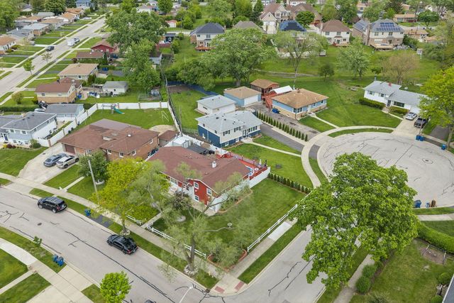 115 N Rose Avenue, Addison, IL 60101