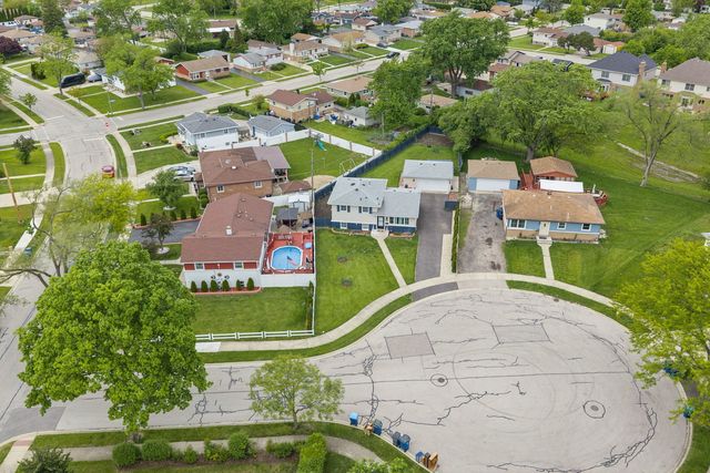 115 N Rose Avenue, Addison, IL 60101