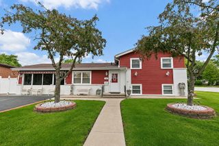 115 N Rose Avenue, Addison, IL 60101
