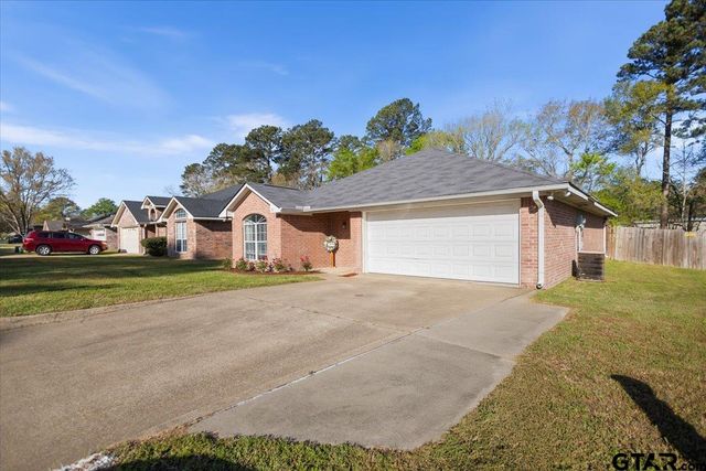 261 Frederick Cir, Flint, TX 75762