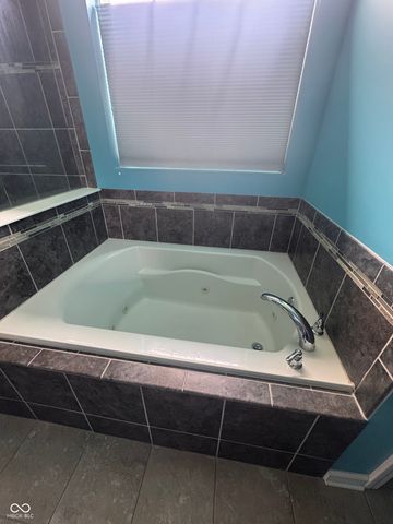 9208 Branch View Drive, Indianapolis, IN 46234