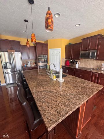 9208 Branch View Drive, Indianapolis, IN 46234