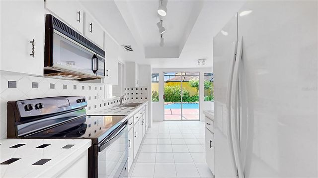 5045 BERMUDA CIRCLE 12, Orlando, FL 32808